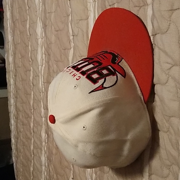 Chicago Bulls Hat - Picture 3 of 4